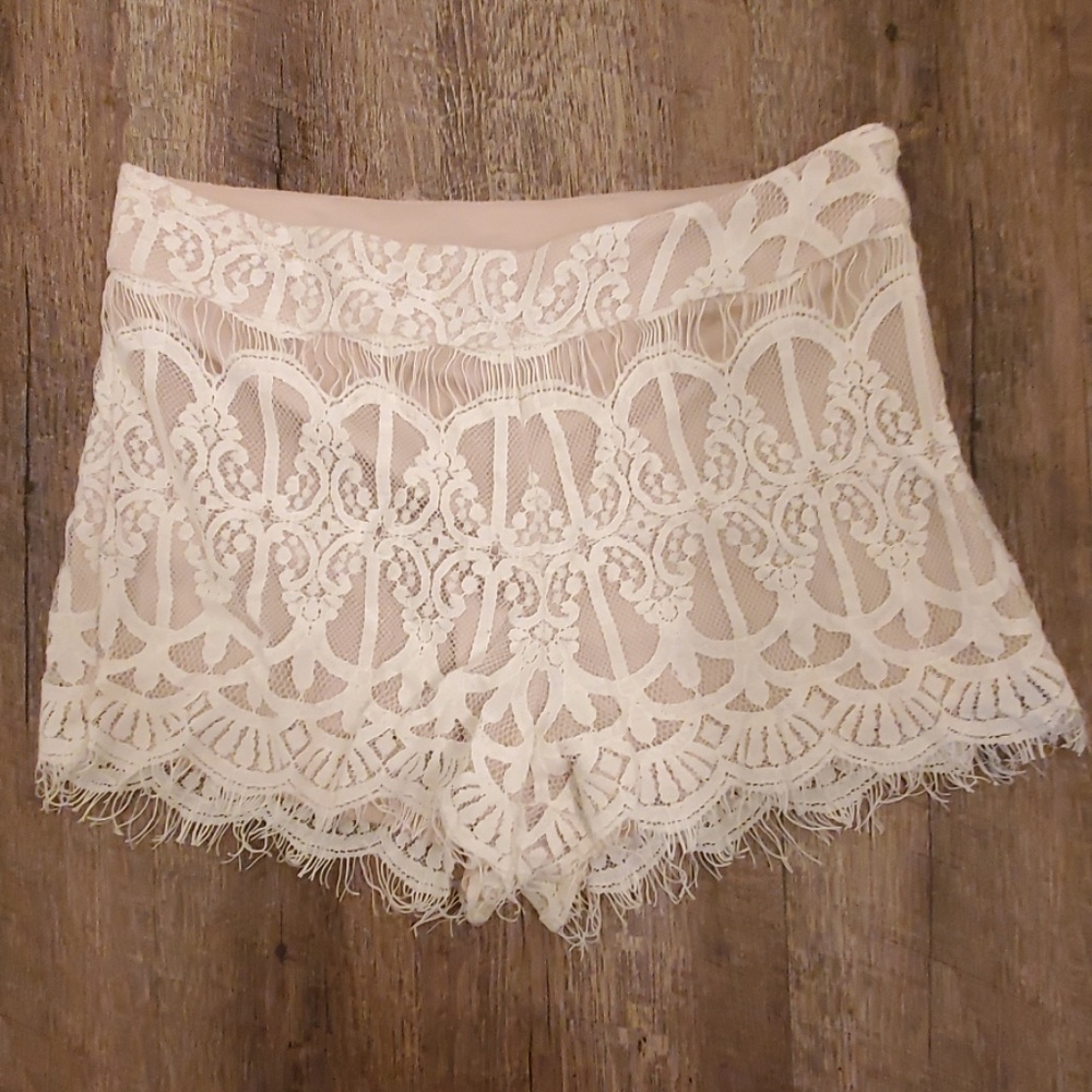 Size M Lace Shorts